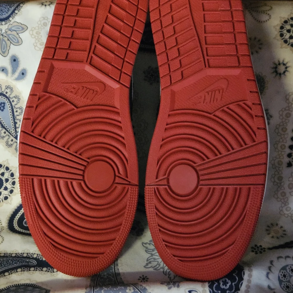 NIKE - Picture 7 of 16
